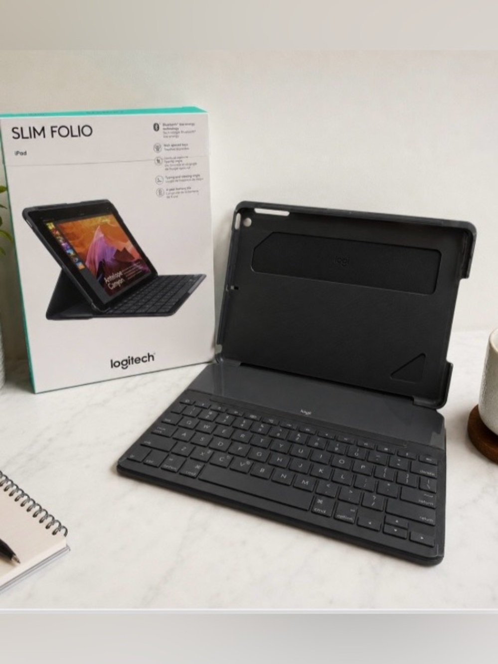 Logitech Slim Folio Keyboard Case for iPad 5th Gen 2017 Black #920-008617